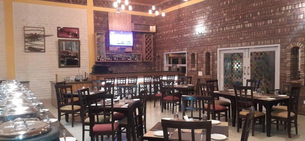Four Banyans Spirit & Nature Resort Raipur  Ngoại thất bức ảnh