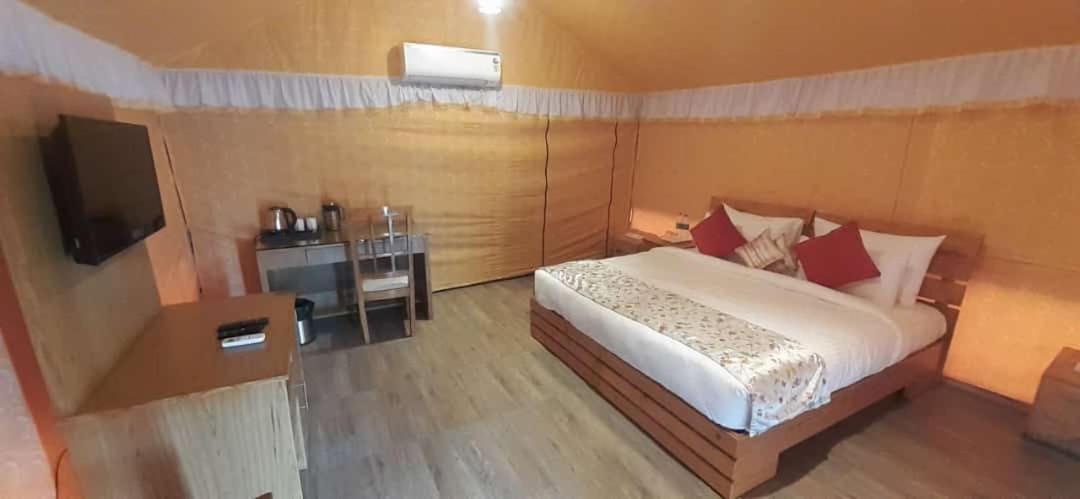 Four Banyans Spirit & Nature Resort Raipur  Ngoại thất bức ảnh