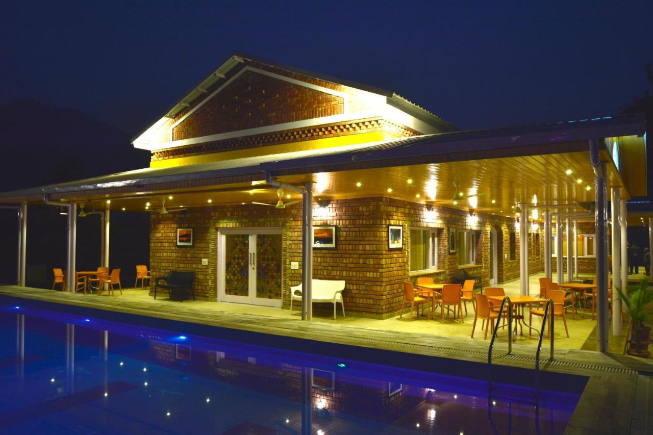 Four Banyans Spirit & Nature Resort Raipur  Ngoại thất bức ảnh