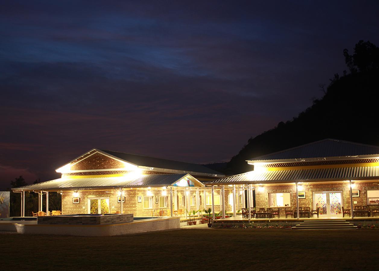 Four Banyans Spirit & Nature Resort Raipur  Ngoại thất bức ảnh