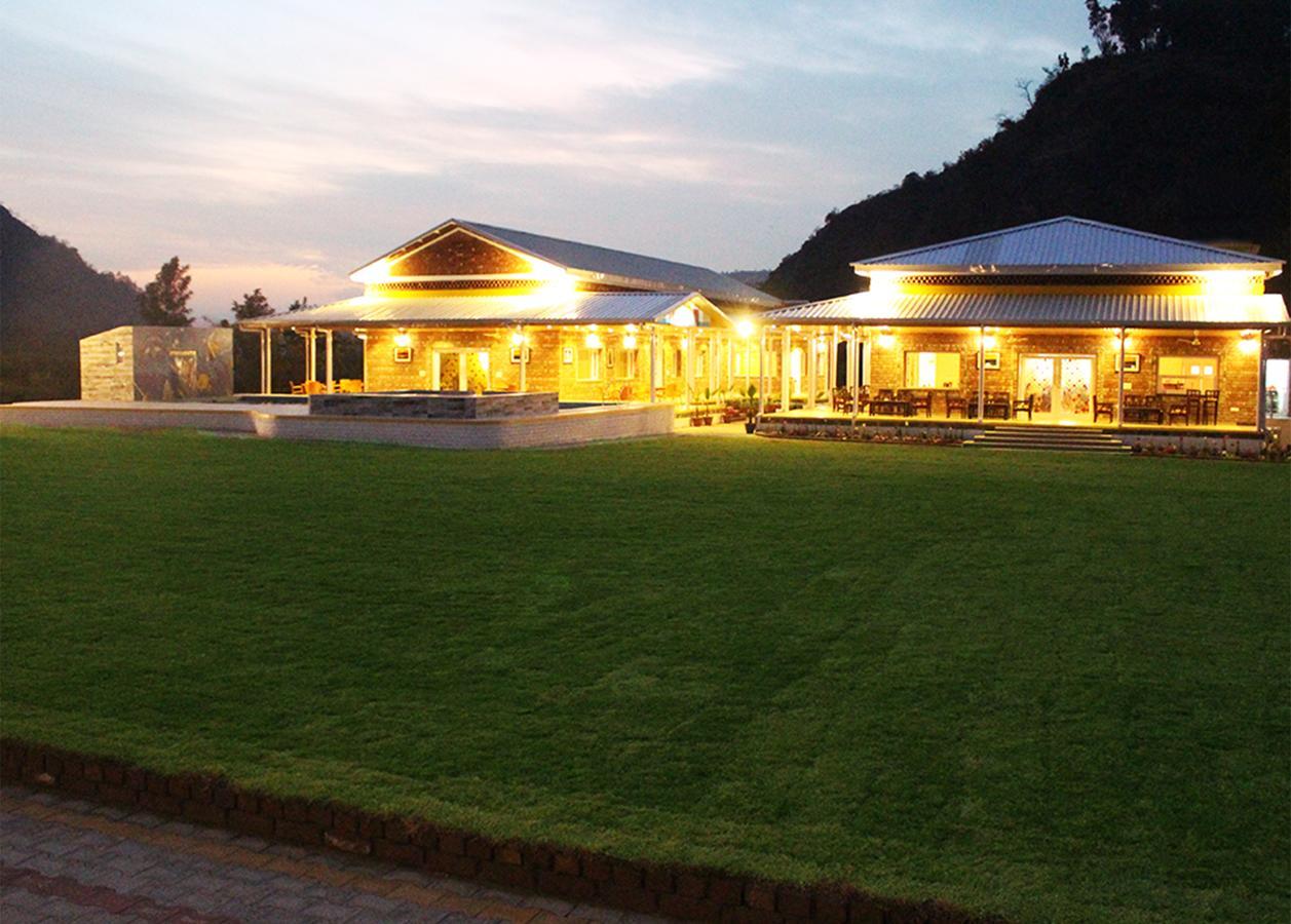 Four Banyans Spirit & Nature Resort Raipur  Ngoại thất bức ảnh
